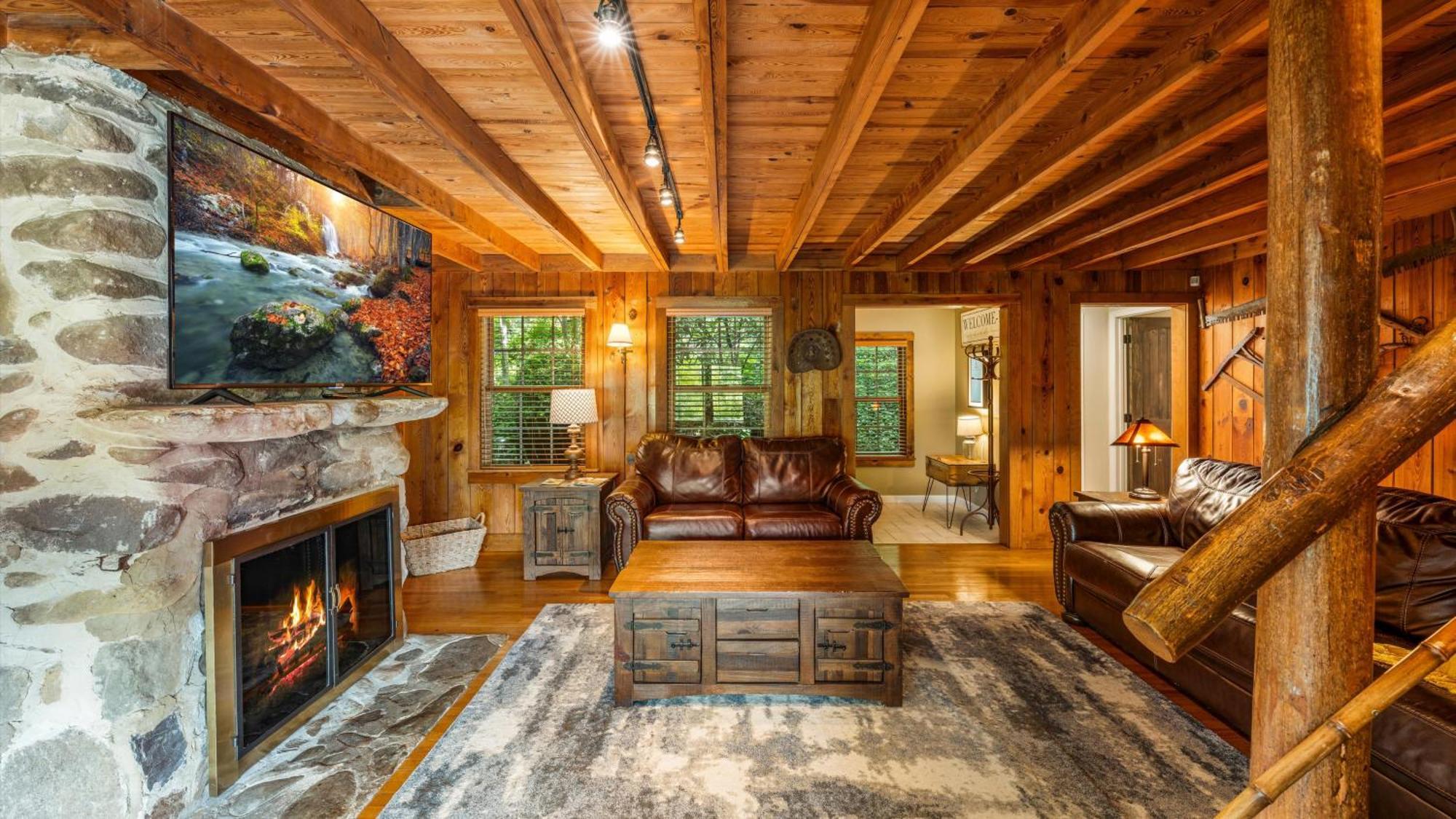 Whiskey Ridge Lodge, A Restored 1940S Gem, 2 Mins From Downtown, Breathtaking City Views, Custom Game Room, And Spacious Elegance Gatlinburg Exterior foto