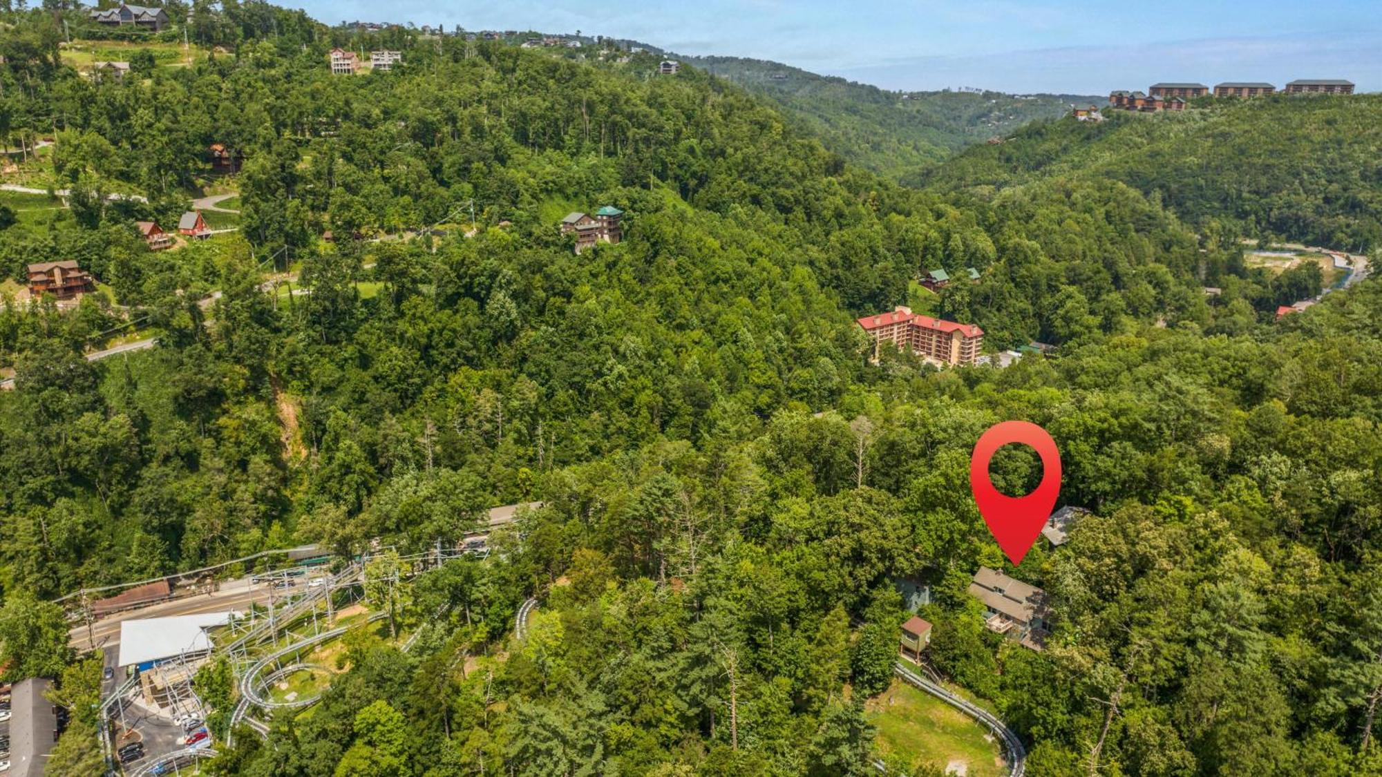 Whiskey Ridge Lodge, A Restored 1940S Gem, 2 Mins From Downtown, Breathtaking City Views, Custom Game Room, And Spacious Elegance Gatlinburg Exterior foto
