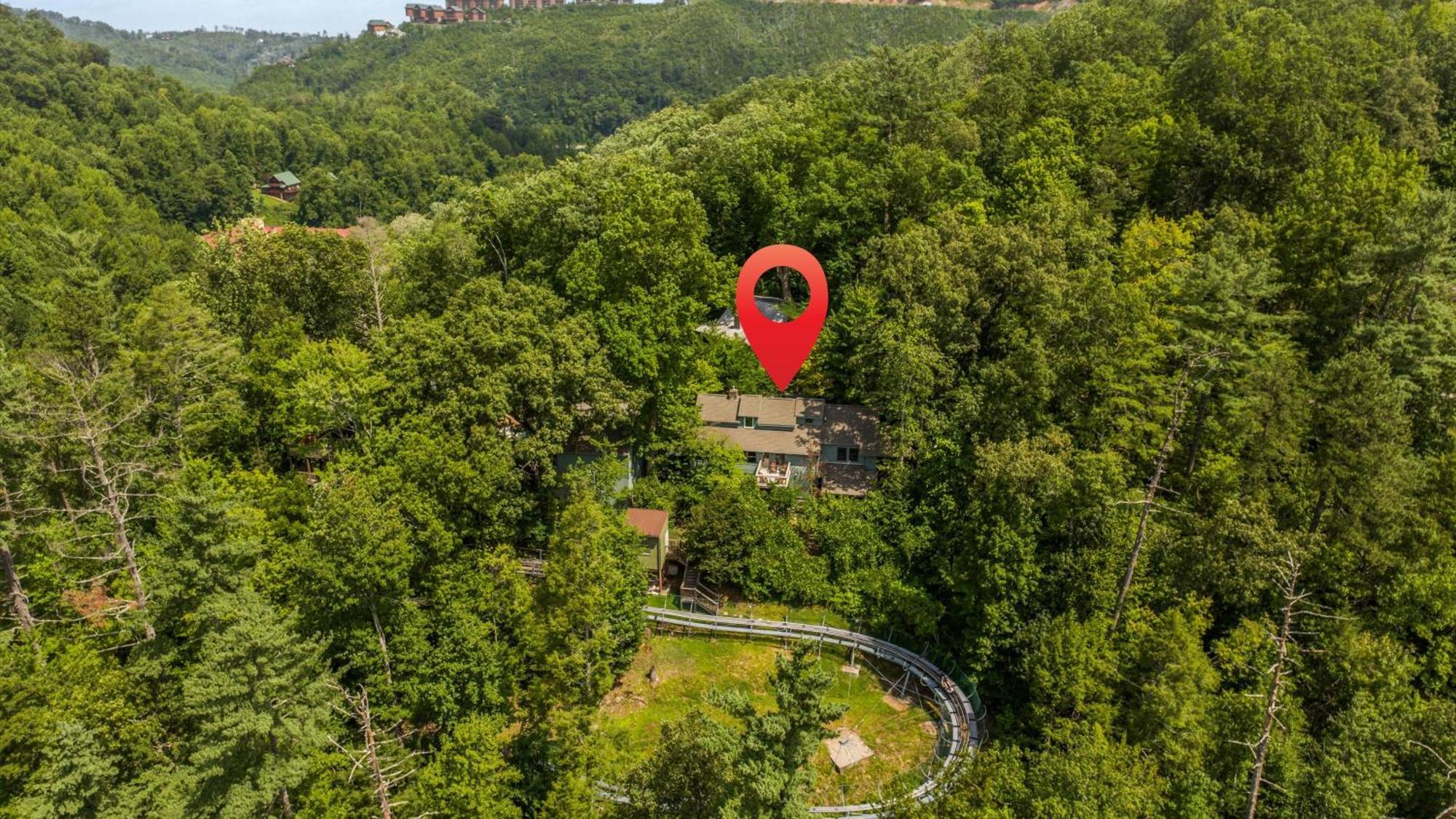 Whiskey Ridge Lodge, A Restored 1940S Gem, 2 Mins From Downtown, Breathtaking City Views, Custom Game Room, And Spacious Elegance Gatlinburg Exterior foto